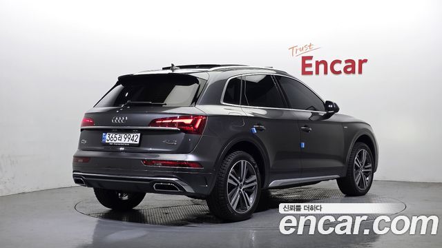 Audi Q5 FY 40 TDI Quattro Premium - фото 1