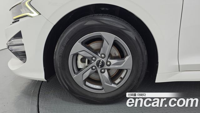 Kia K5 3-го поколения 2.0 LPI(Renter car) Strandard - фото 4
