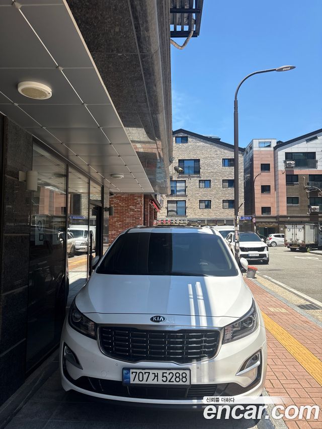 Kia Carnival Новый 11-Seater Prestige - фото 0