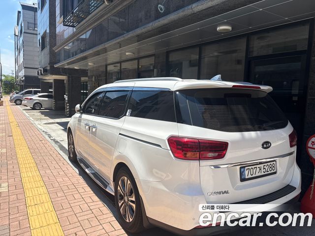 Kia Carnival Новый 11-Seater Prestige - фото 1