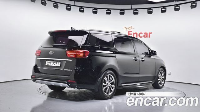 Kia Carnival Новый 9-Seater Prstige - фото 1