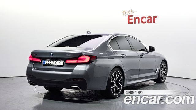 BMW 5-Series G30 530i xDrive M Sport Package - фото 1