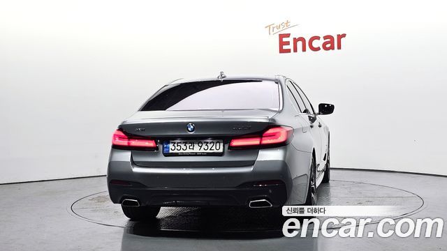 BMW 5-Series G30 530i xDrive M Sport Package - фото 3