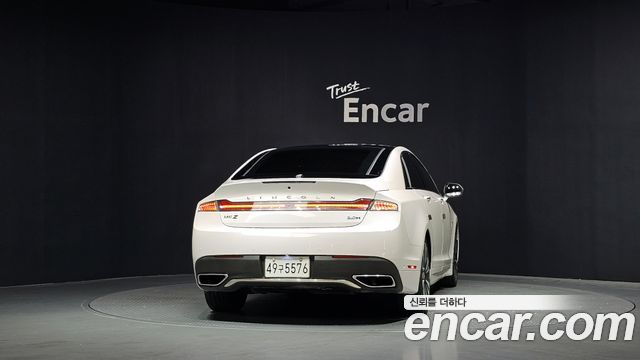Lincoln MKZ Hybrid 2nd - фото 3