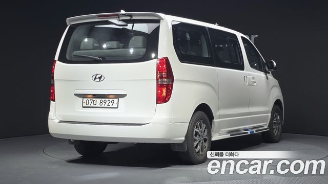 Hyundai Starex Новый 4WD Urban 9-Seater Premium Special - фото 1