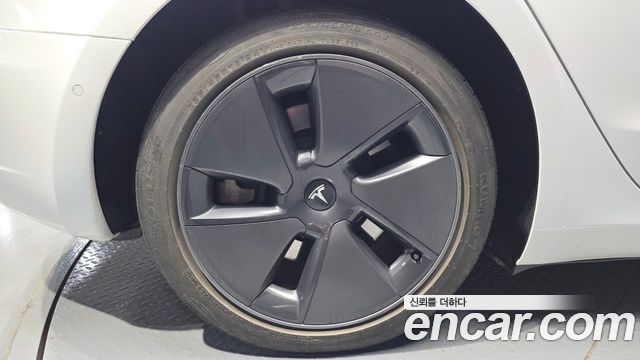 Tesla Model 3 Long Range AWD - фото 4
