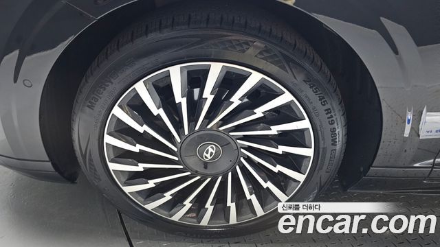 Hyundai Grandeur GN7 2,5 Gasoline 2WD Calligraphy - фото 4