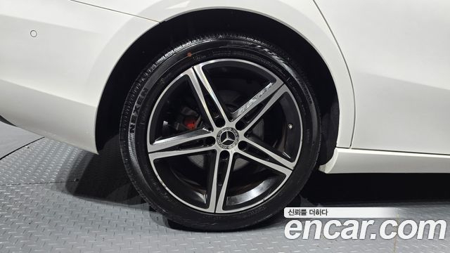 Mercedes-Benz A-Class W177 A250 4MATIC Sedan - фото 4