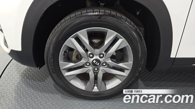 Kia Seltos Diesel 1.6 2WD Prestige - фото 4