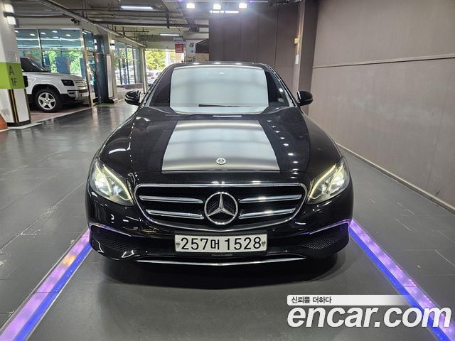 Mercedes-Benz E-Class W213 E250 Avantgarde - фото 0