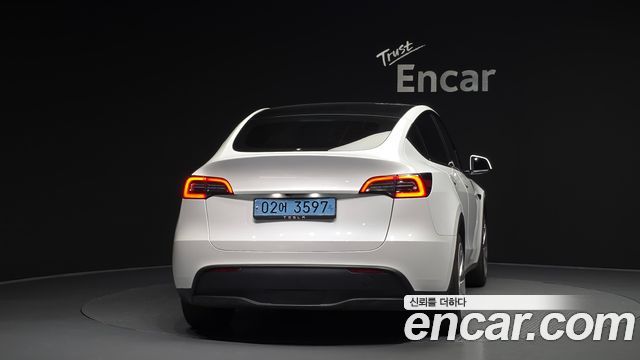 Tesla Model Y RWD - фото 3