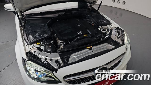 Mercedes-Benz C-Class W205 C200 Coupe - фото 4