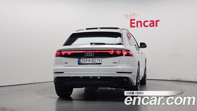 Audi Q8 55 TFSI Quattro Premium - фото 3