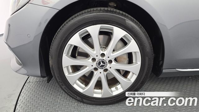Mercedes-Benz E-Class W213 E300 Exclusive - фото 3