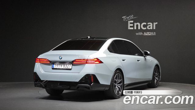 BMW 5-Series G60 523d M Sport - фото 1