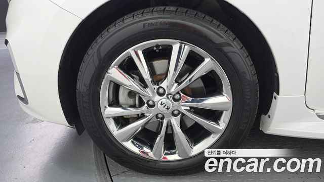Kia Carnival Новый 9-Seater Prstige - фото 4