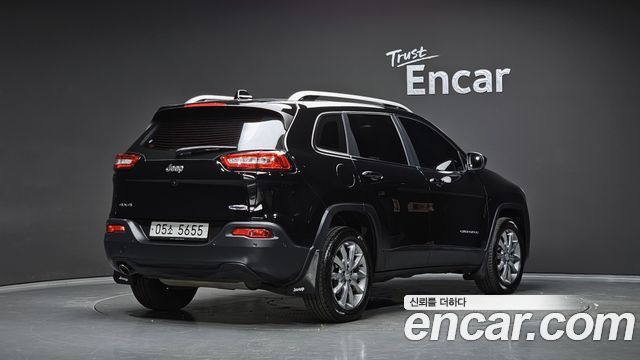 Jeep Cherokee KL 2.4 Longitude High AWD - фото 1