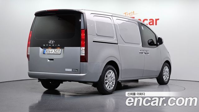 Hyundai Staria Cargo 3-Seater Modern - фото 1