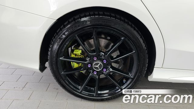 Mercedes-Benz C-Class W205 C43 AMG 4MATIC - фото 4