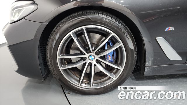 BMW 5-Series G30 520i M Sport - фото 4