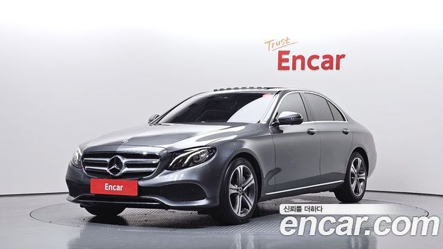Mercedes-Benz E-Class W213 E300 Avantgarde - фото 0