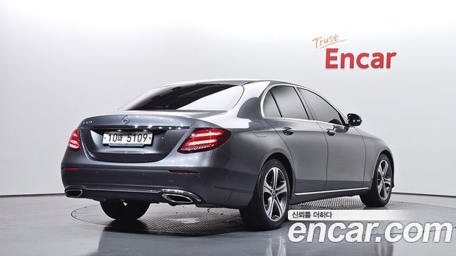 Mercedes-Benz E-Class W213 E300 Avantgarde - фото 1