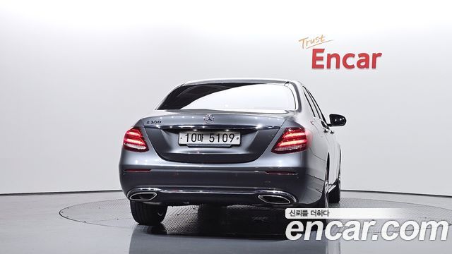 Mercedes-Benz E-Class W213 E300 Avantgarde - фото 3