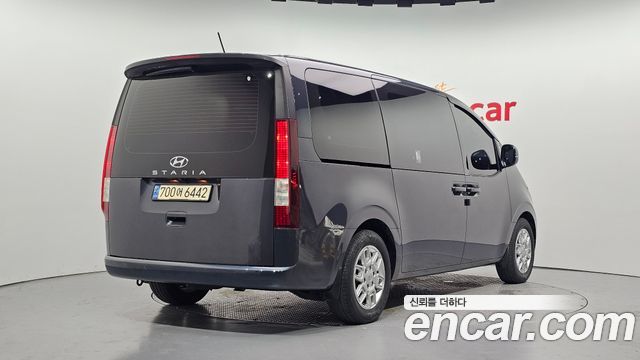 Hyundai Staria Tourer 11-Seater Modern - фото 1