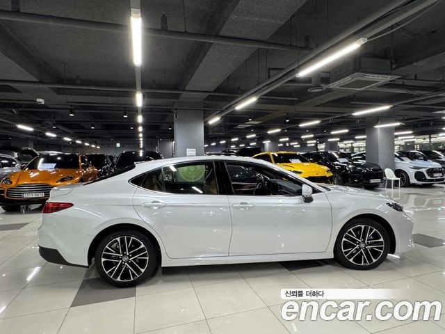 Toyota Camry XV80 2.5 XLE Premium Hybrid - фото 1