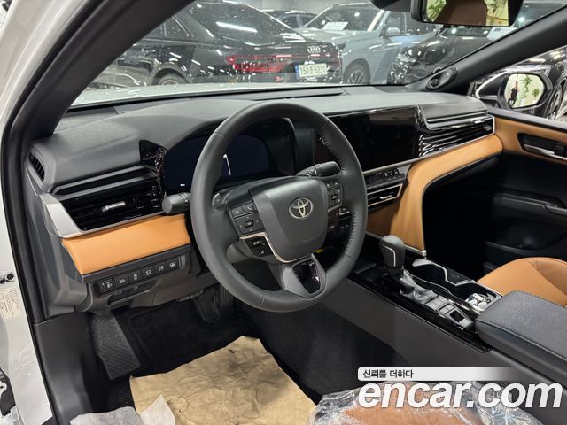 Toyota Camry XV80 2.5 XLE Premium Hybrid - фото 3