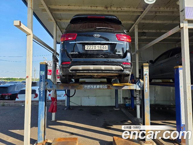 Kia Carnival Новый 9-Seater Hi-Limousine Luxury - фото 1
