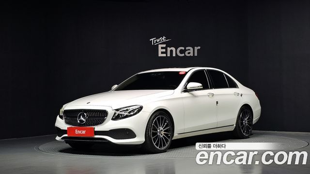 Mercedes-Benz E-Class W213 E300 4MATIC Avnatgarde - фото 0
