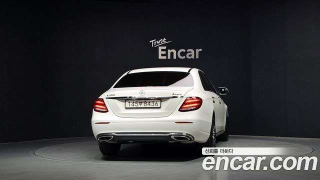 Mercedes-Benz E-Class W213 E300 4MATIC Avnatgarde - фото 3