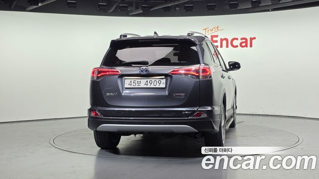 Toyota RAV4 2.5 4WD Hybrid 4th - фото 3