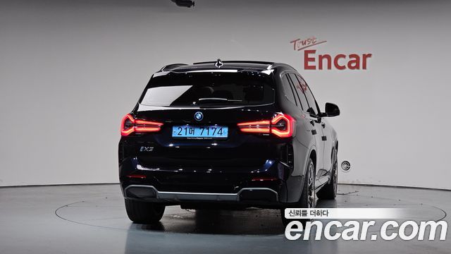 BMW iX3 M Sports - фото 2