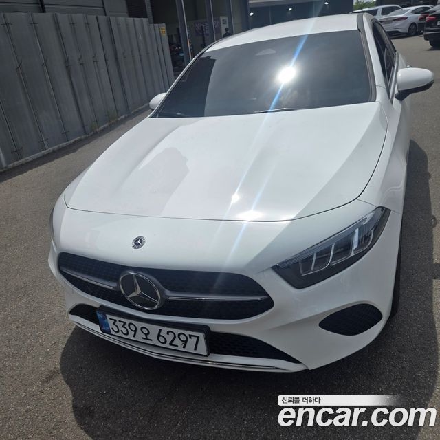 Mercedes-Benz A-Class W177 A220 Sedan - фото 0