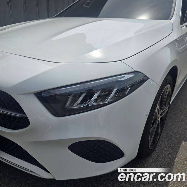 Mercedes-Benz A-Class W177 A220 Sedan - фото 1