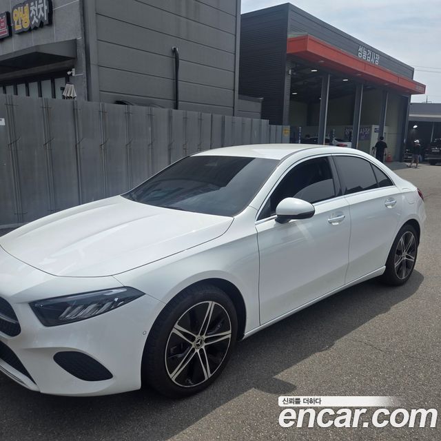 Mercedes-Benz A-Class W177 A220 Sedan - фото 2