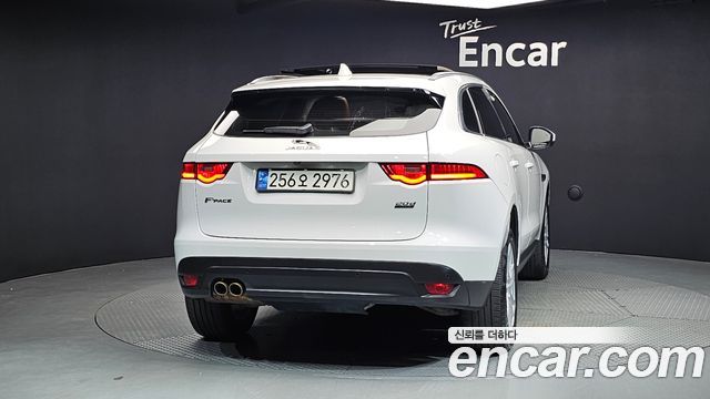 Jaguar F-PACE 20d Portfolio - фото 3
