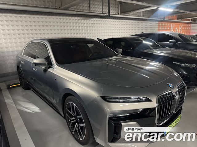 BMW 7-Series G70 740i xDrive M Sport Limited - фото 1