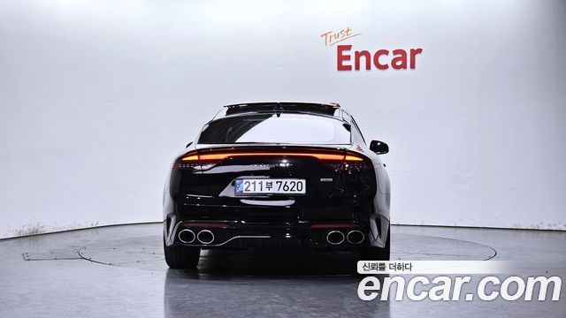 Kia Stinger 2.0 Turbo AWD Platinum - фото 3