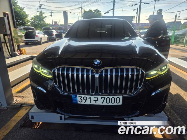 BMW 7-Series G11 730Ld xDrive M Sport - фото 0