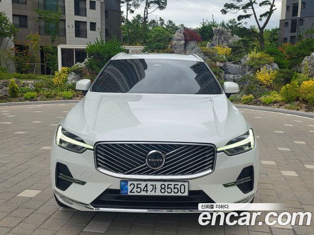 Volvo XC60 2-го поколения B5 Ultra Bright Air Sus - фото 0