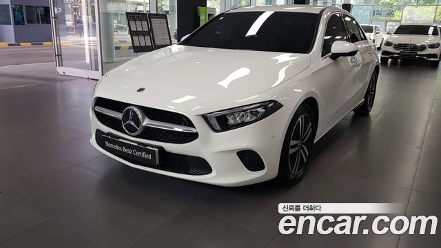 Mercedes-Benz A-Class W177 A220 Sedan - фото 0