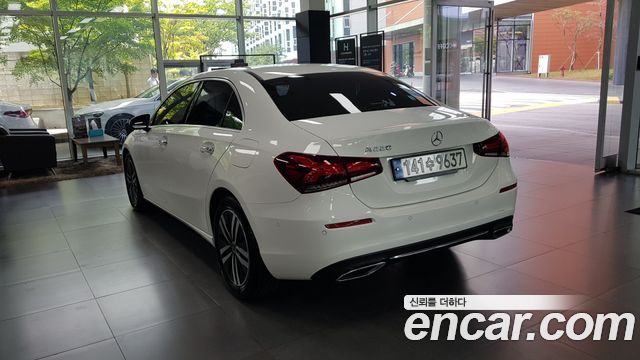 Mercedes-Benz A-Class W177 A220 Sedan - фото 1