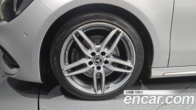 Mercedes-Benz CLA-Class C117 CLA220 AMG Line - фото 4