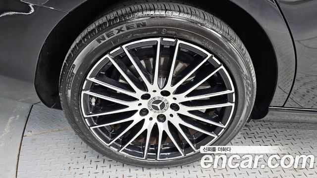 Mercedes-Benz C-Class W206 C200 Avantgarde - фото 4