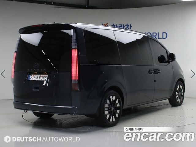 Hyundai Staria HEV 1.6 Lounge 9-Seater Inspiration - фото 1