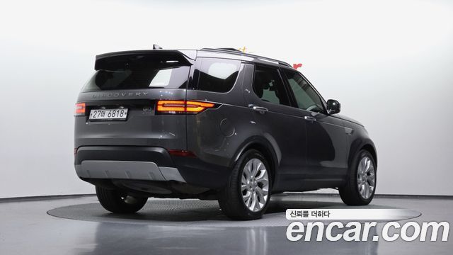 Land Rover Discovery 3.0 SD6 HSE - фото 0