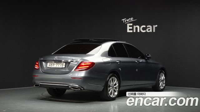 Mercedes-Benz E-Class W213 E300 4MATIC Exclusive - фото 0